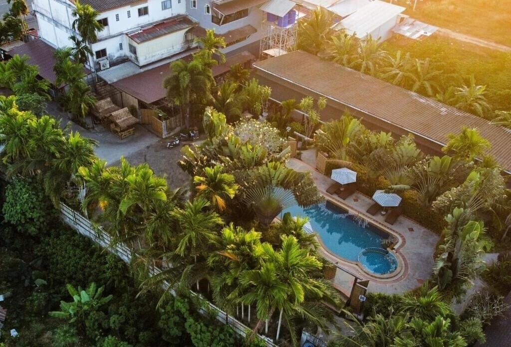 Отель Phuvara Boutique Aonang (ex. Aonang Phutawan Resort) 2*