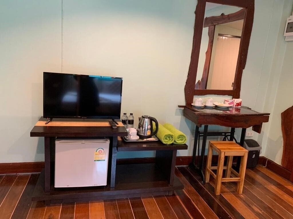 Imaginea Baan Po Ngam Resort 3*