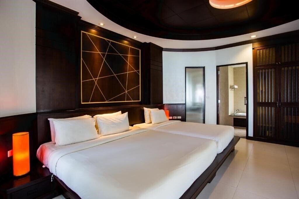 Отель Golden Beach Resort 4*