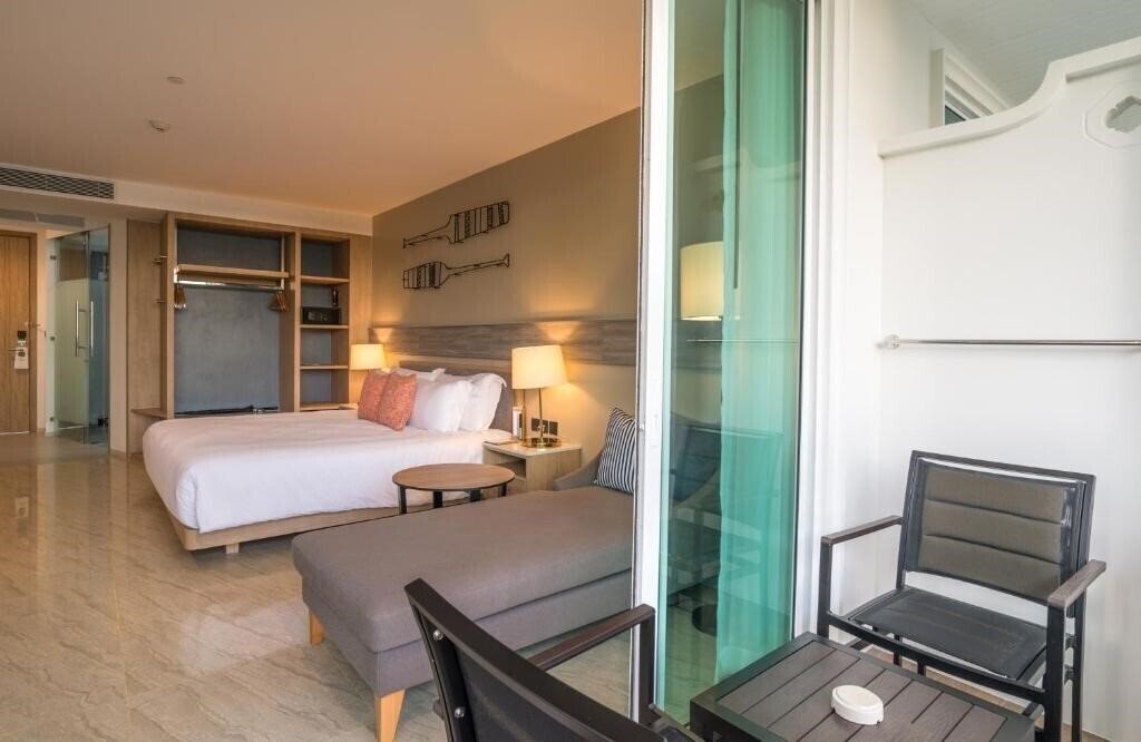 Картинка Centara Ao Nang Beach Resort & Spa 4*