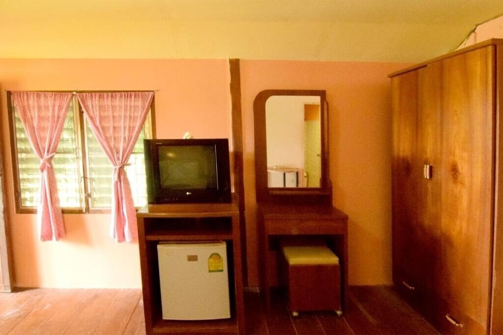 Imaginea Aonang Lake Side Bungalow 2*