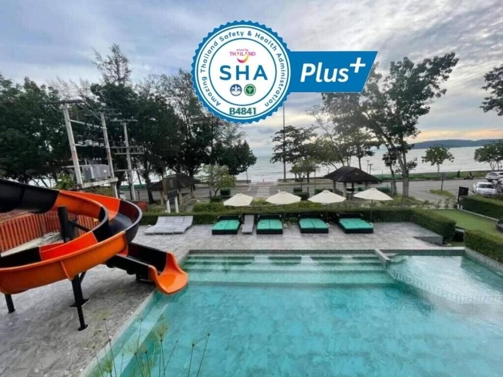 Hotel Maneetel Krabi Beachfront 4*