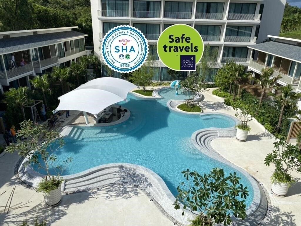 Отель Infinity Aonang 4*