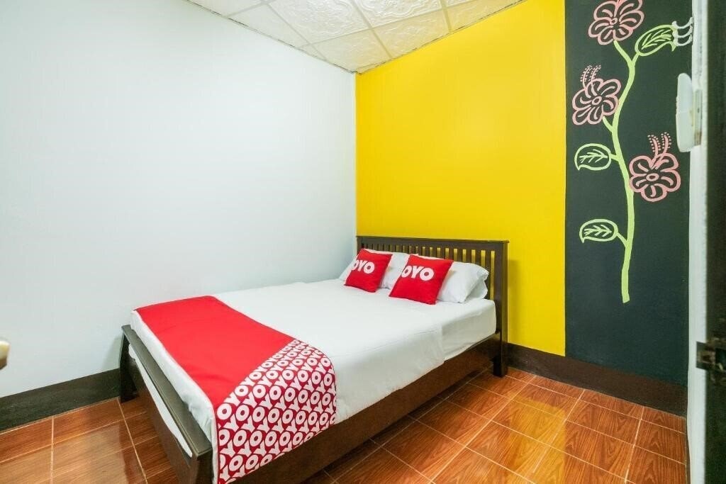 Отель Oyo 608 Maleena Home 2*
