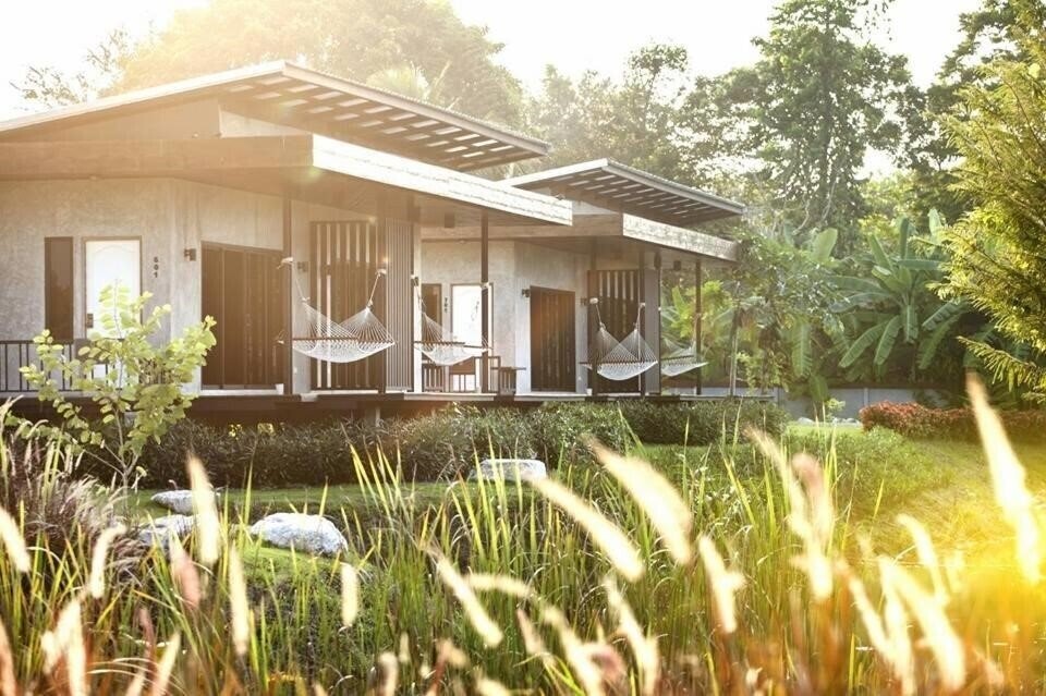 Отель The White Knot Farm Stay 3*