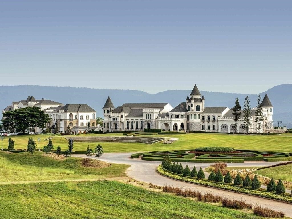 Отель Movenpick Resort Khao Yai (ex. My Ozone) 5*