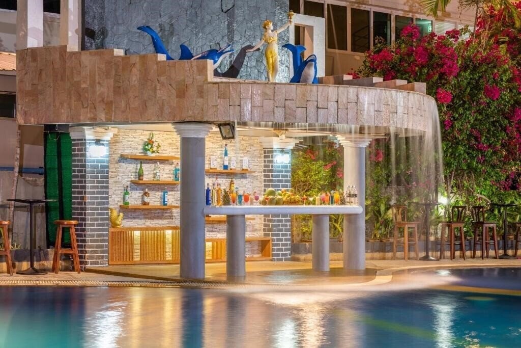 Imaginea Tony Resort 3*