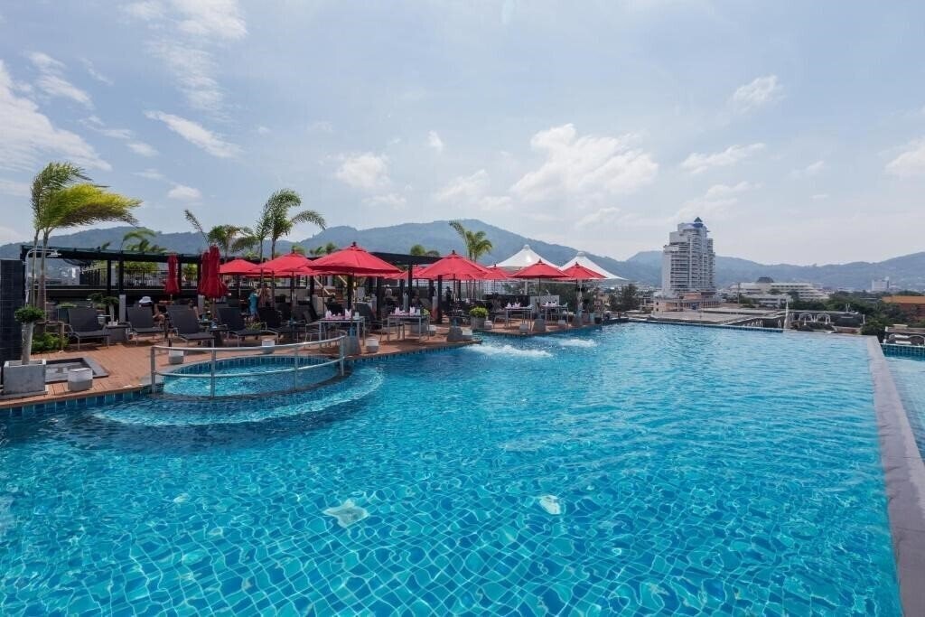 Imaginea Charm Resort Phuket 4*