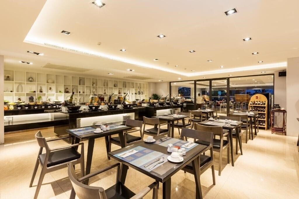 Imaginea Charm Resort Phuket 4*