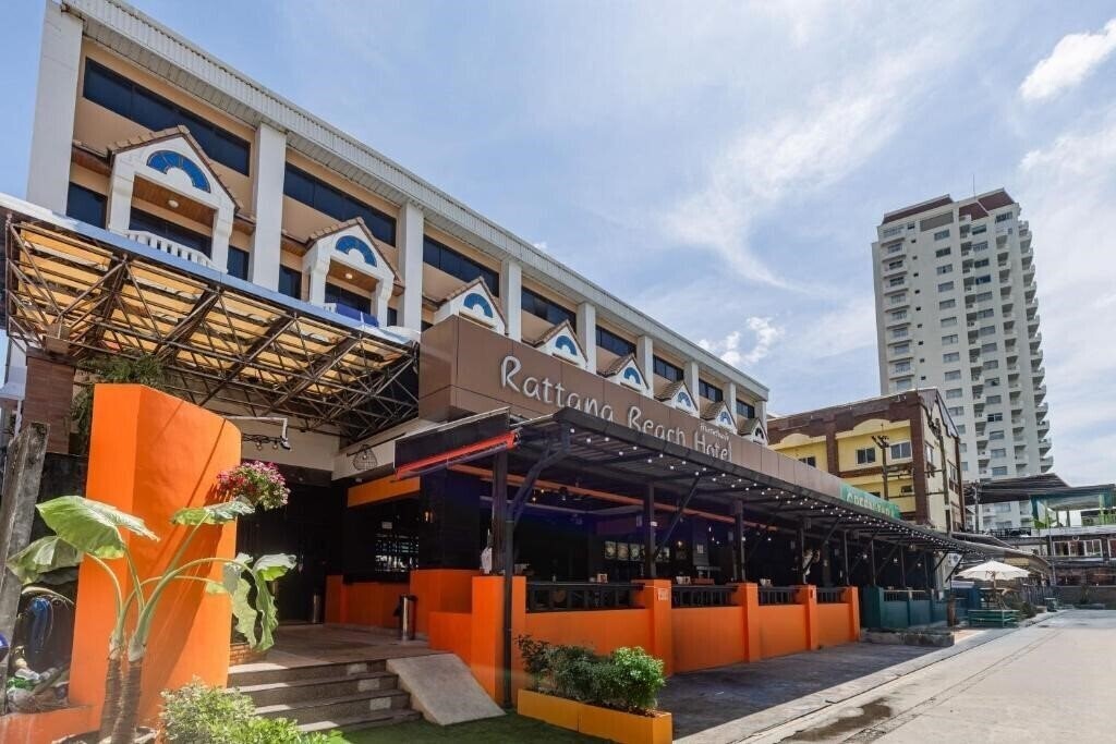Fotografii Rattana Beach Hotel 3*
