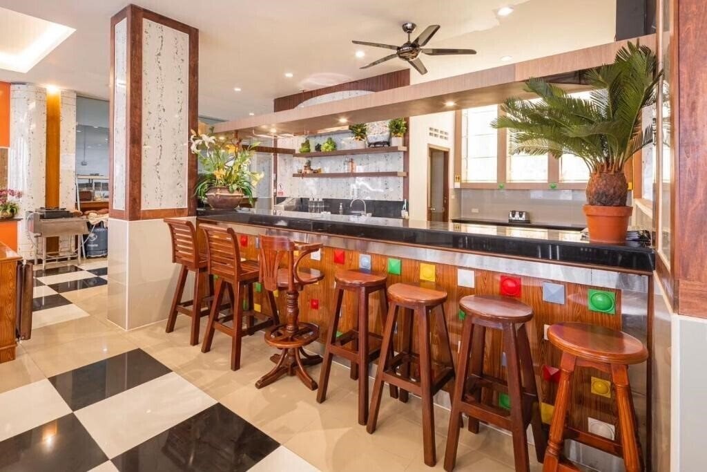 Imaginea Sunshine Resort Phuket 3*