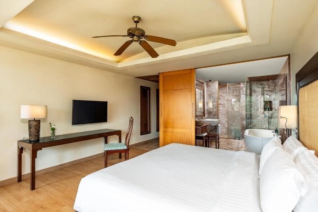 Imaginea Centara Grand Beach Resort Phuket 5*
