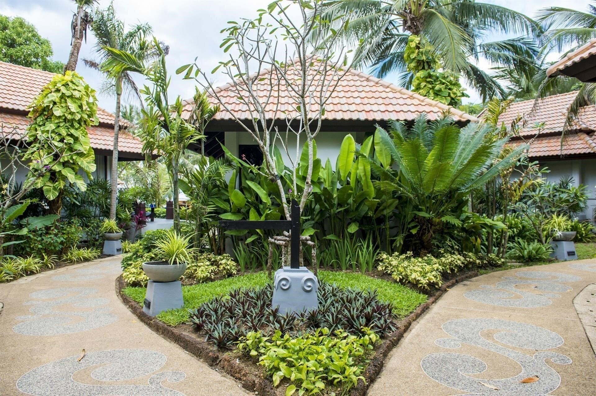 Hotel Akyra Beach Club Phuket 5*