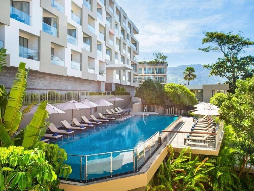Изображение The Andaman Beach Hotel Phuket (ex. Hyatt Place Phuket Patong) 4*