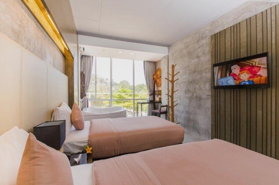 Imaginea The Luxur Boutique Hotel Patong 3*
