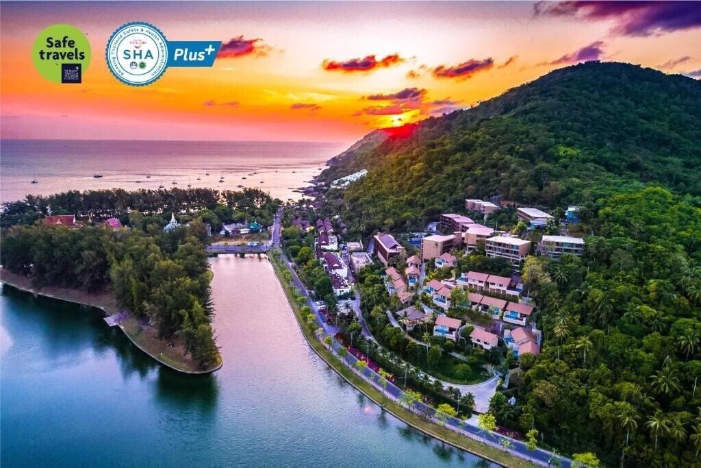 Imaginea Sunsuri Phuket Naiharh Beach 5*