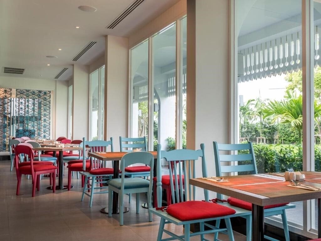 Imaginea Ibis Styles Phuket City 3*