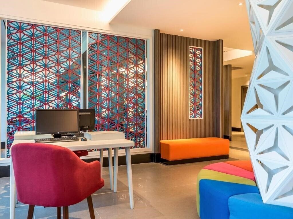 Imaginea Ibis Styles Phuket City 3*