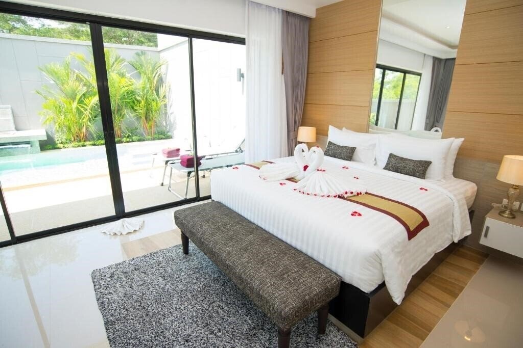 Imaginea Pumeria Resort Phuket 3*