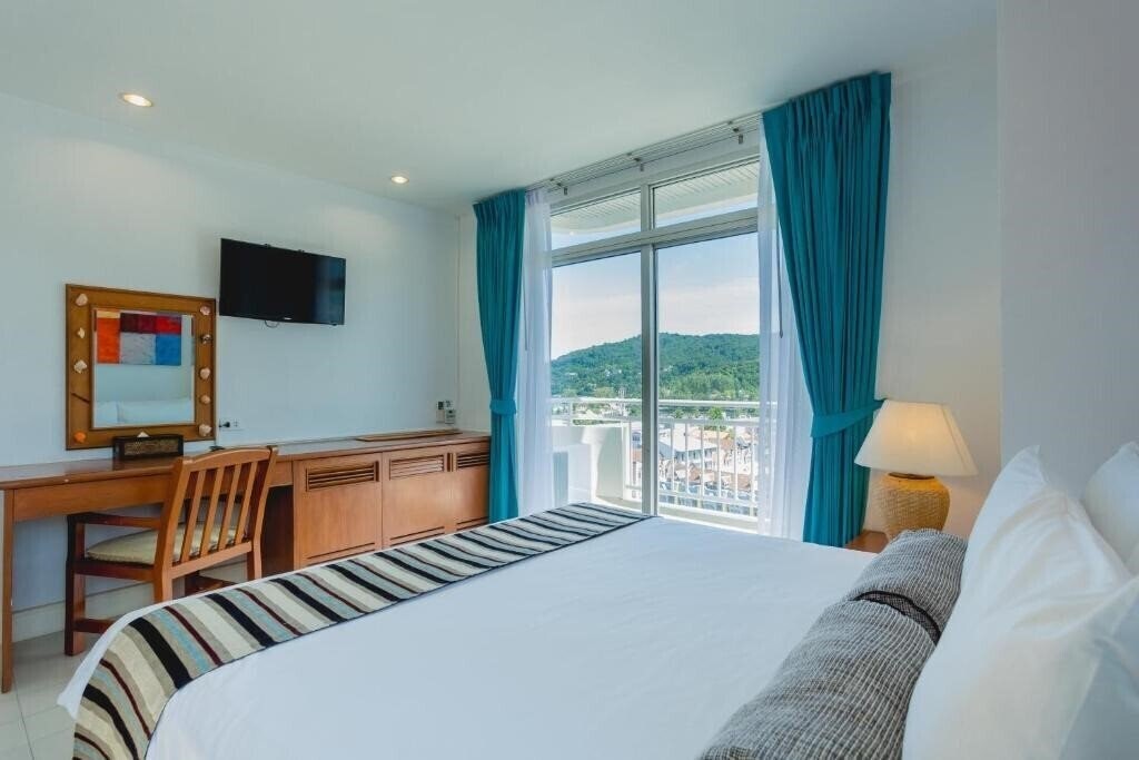 Fotografii Central Waterfront Suites 4*