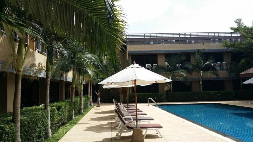 Отель Nai Yang Beach Hotel 3*