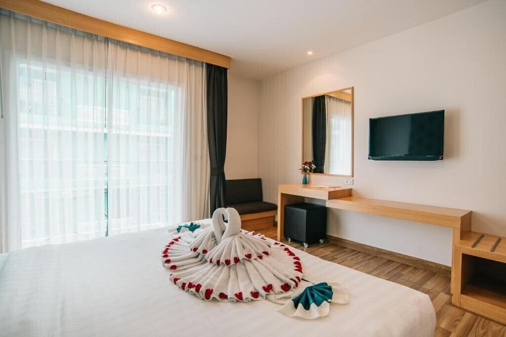 Imaginea Icheck Inn Central Patong 3*