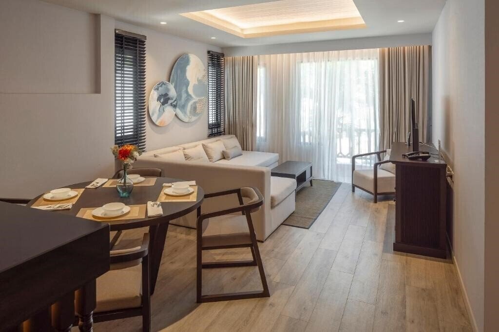 Imaginea The Pe La Resort Phuket 4*