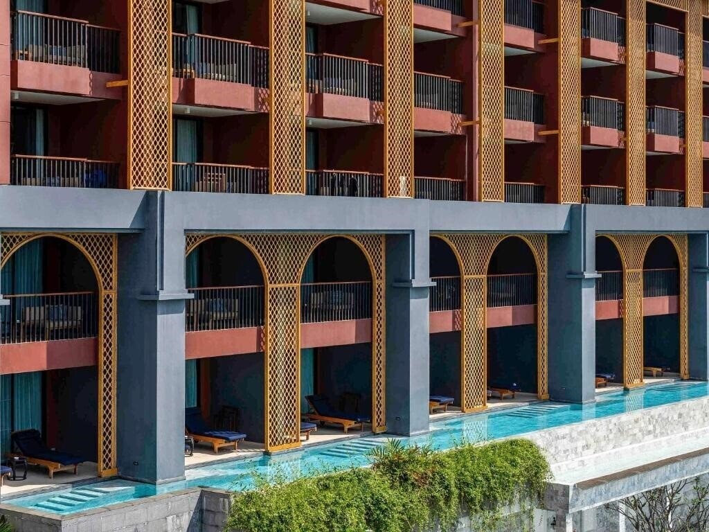 Отель Avista Grande Phuket Karon 4*