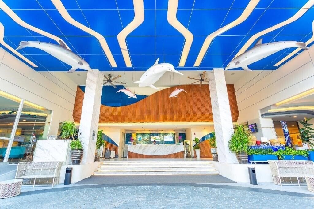Imaginea Hotel Clover Patong Phuket 4*