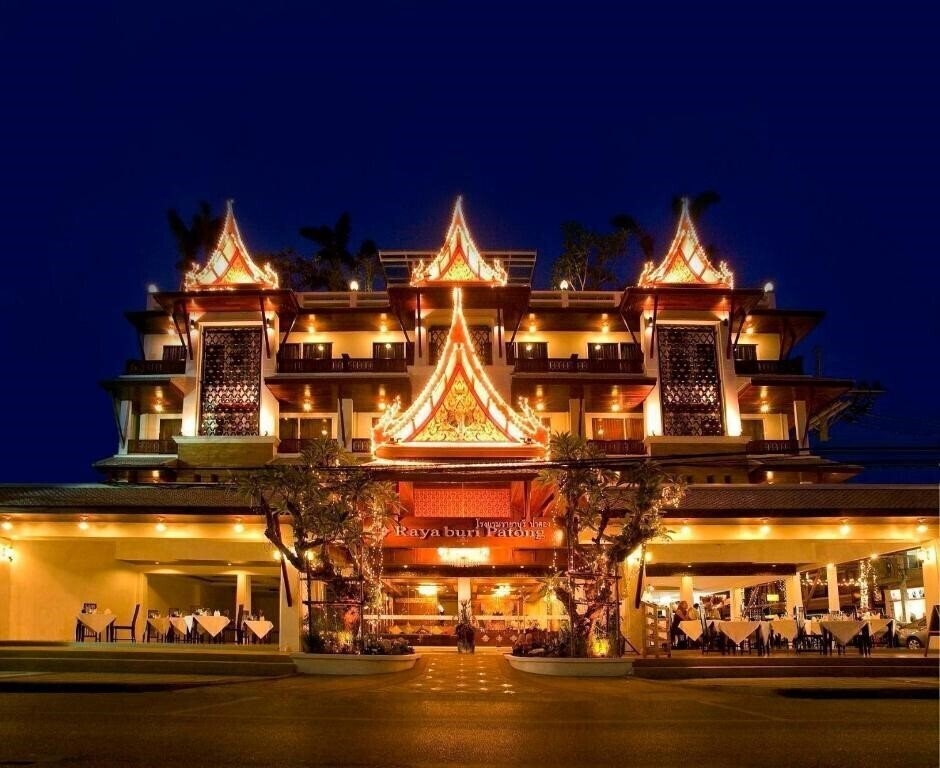 Отель Rayaburi Hotel Patong 3*