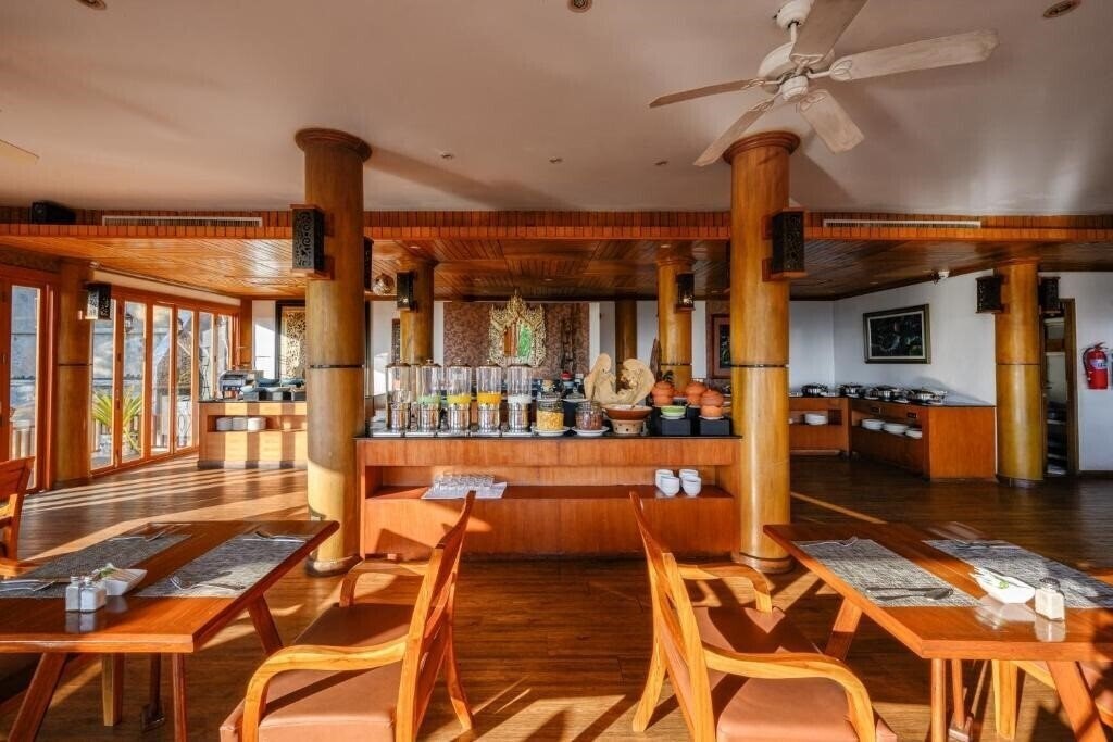 Imaginea Karon Phunaka Resort & Spa 4*