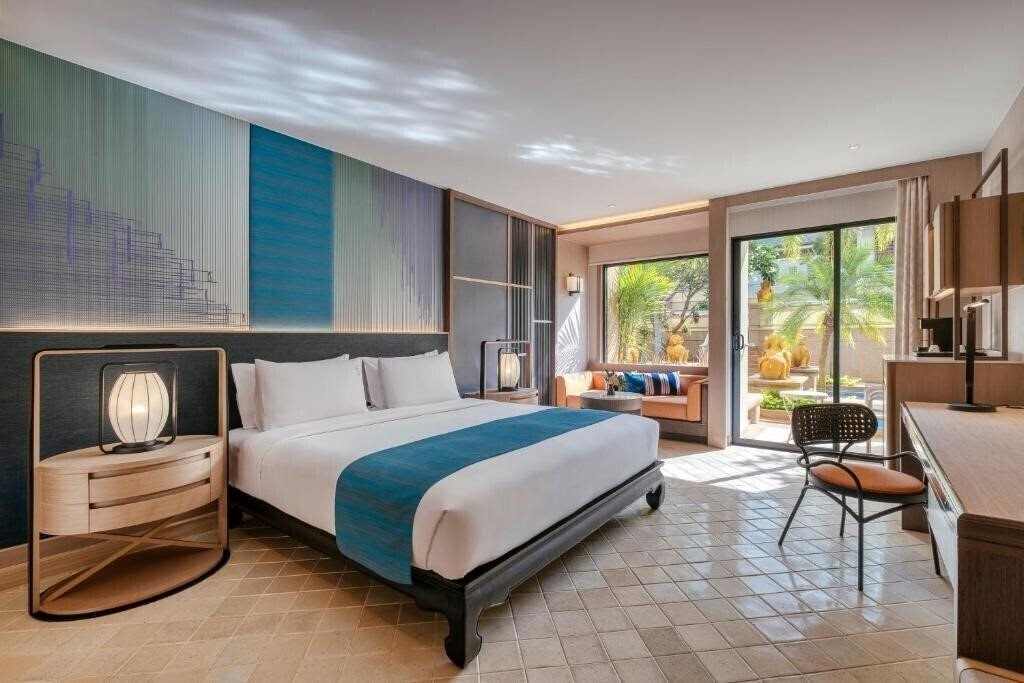 Фото Holiday Inn Resort Phoket Patong Beach 4*
