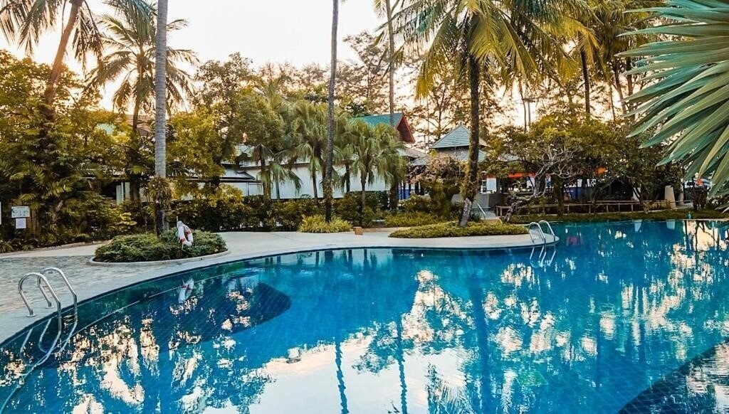 Картинка Holiday Inn Resort Phoket Patong Beach 4*