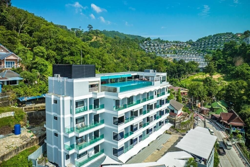 Hotel Triple L Hotel Patong Beach 4*
