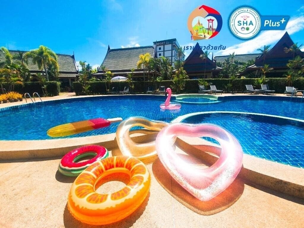 Отель Airport Resort 3*