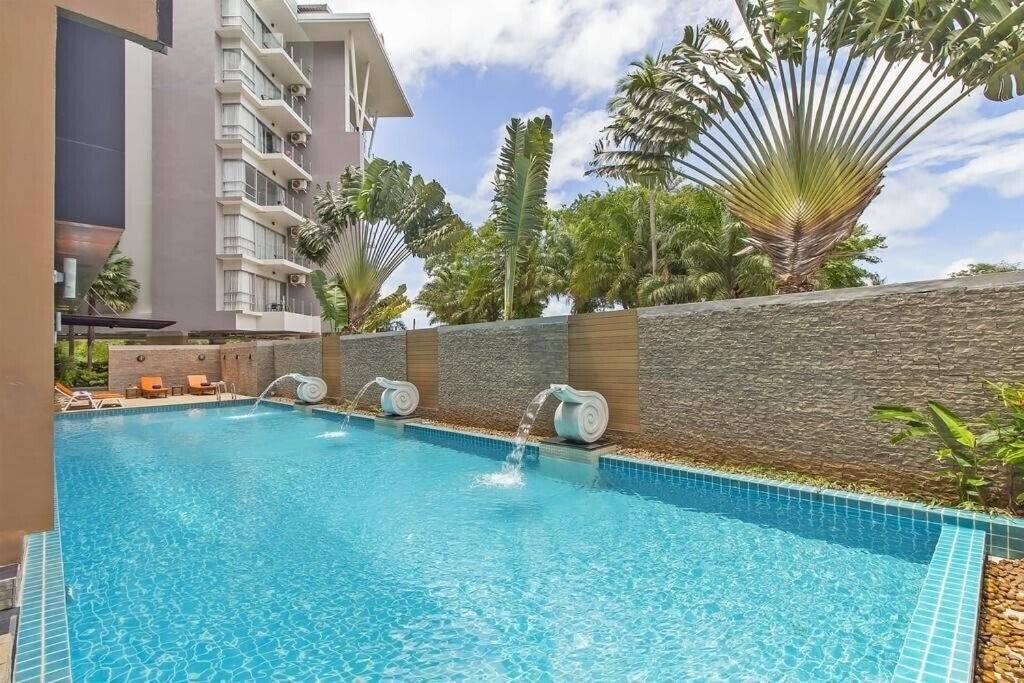 Hotel Chic Condotel Karon 4*