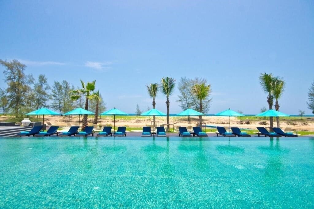 Imaginea Away Phuket Le Coral 5*