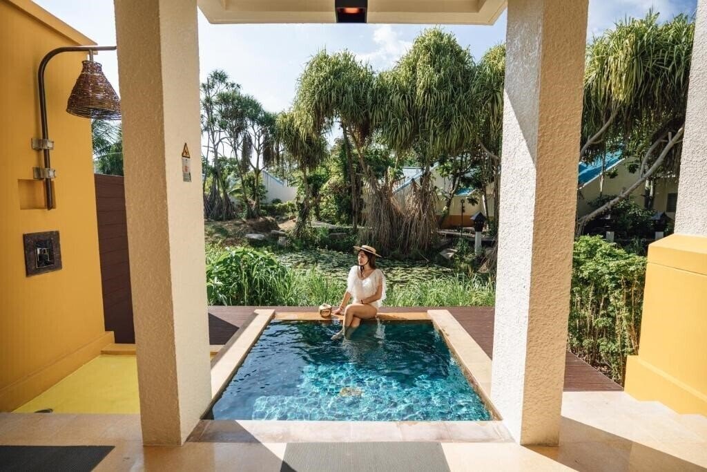 Imaginea Paradox Resort Phuket 5*
