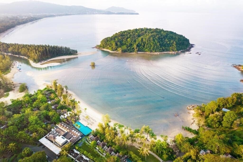 Отель Layan Residences By Anantara 5*