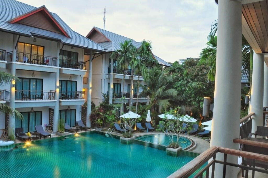 Hotel Navatara Phuket Resort 4*