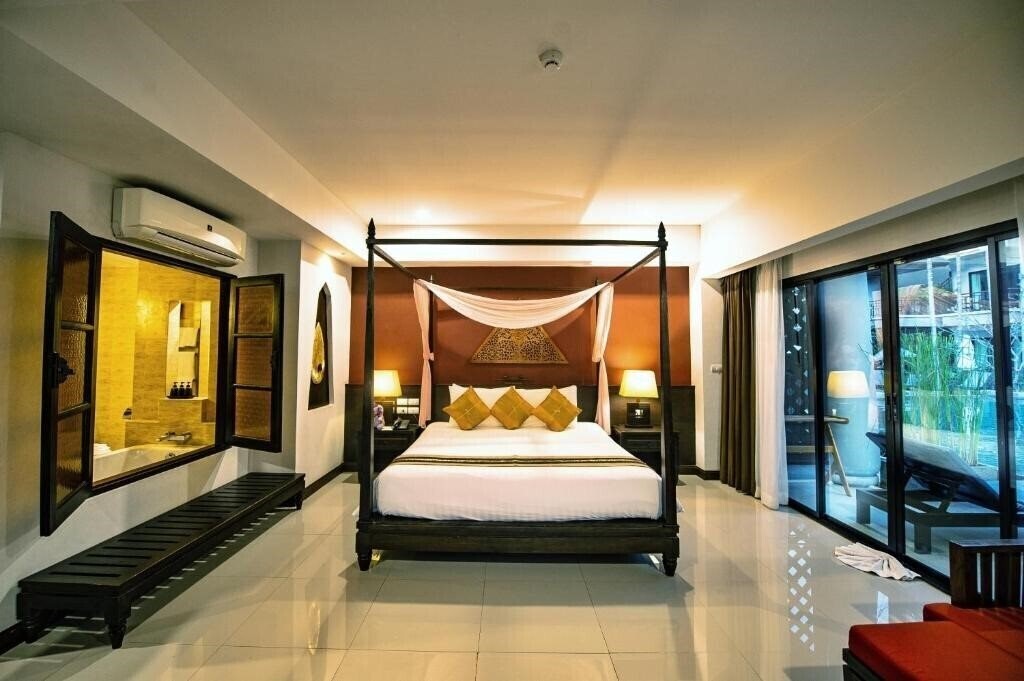 Imaginea Navatara Phuket Resort 4*