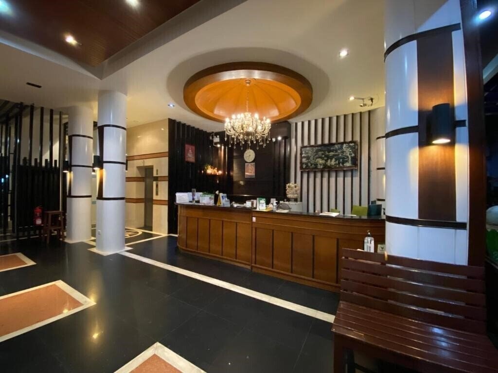 Imaginea 77 Patong Hotel & Spa 3*