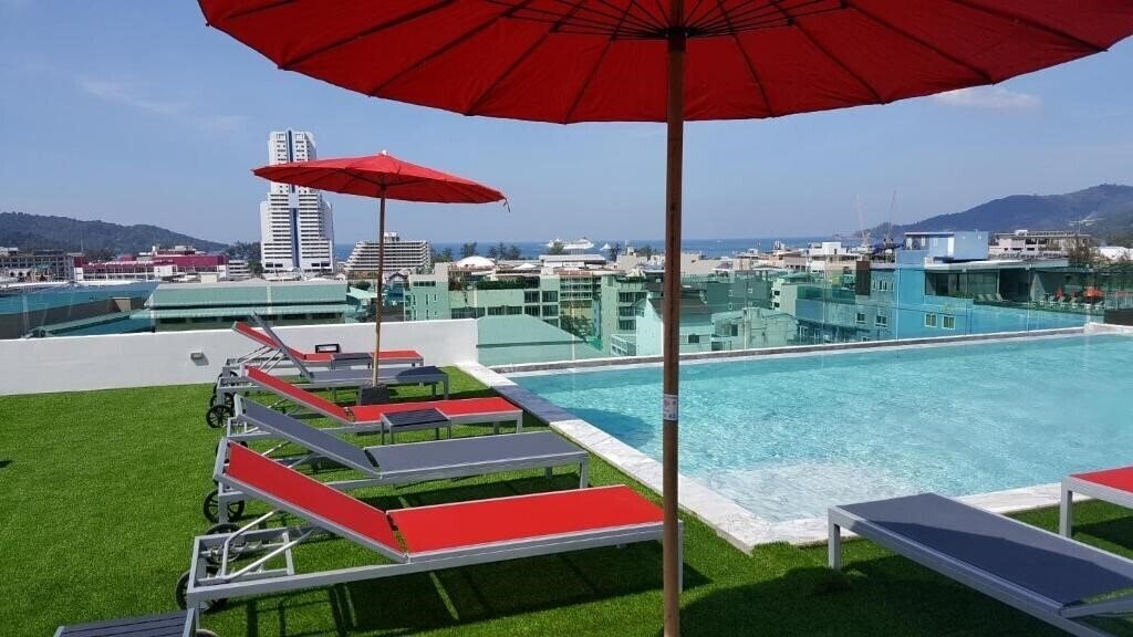 Imaginea Neon Patong Hotel 4*