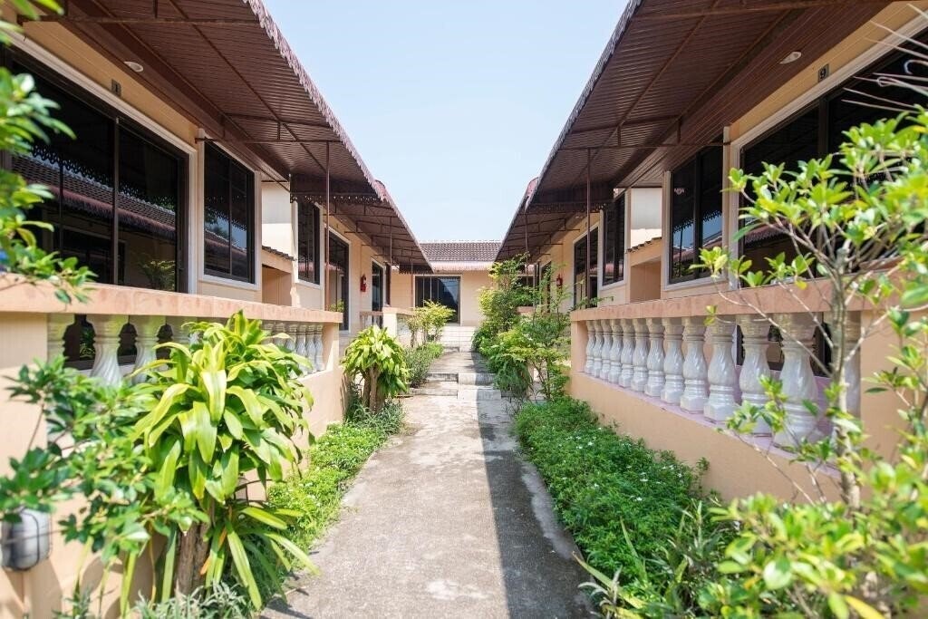 Hotel Oyo 325 Naiyang Cottage 3*