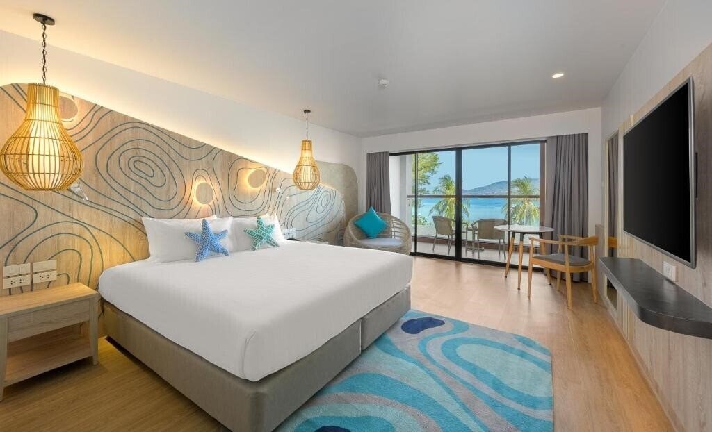 Fotografii Liv Hotel Phuket Patong Beachfront 4*