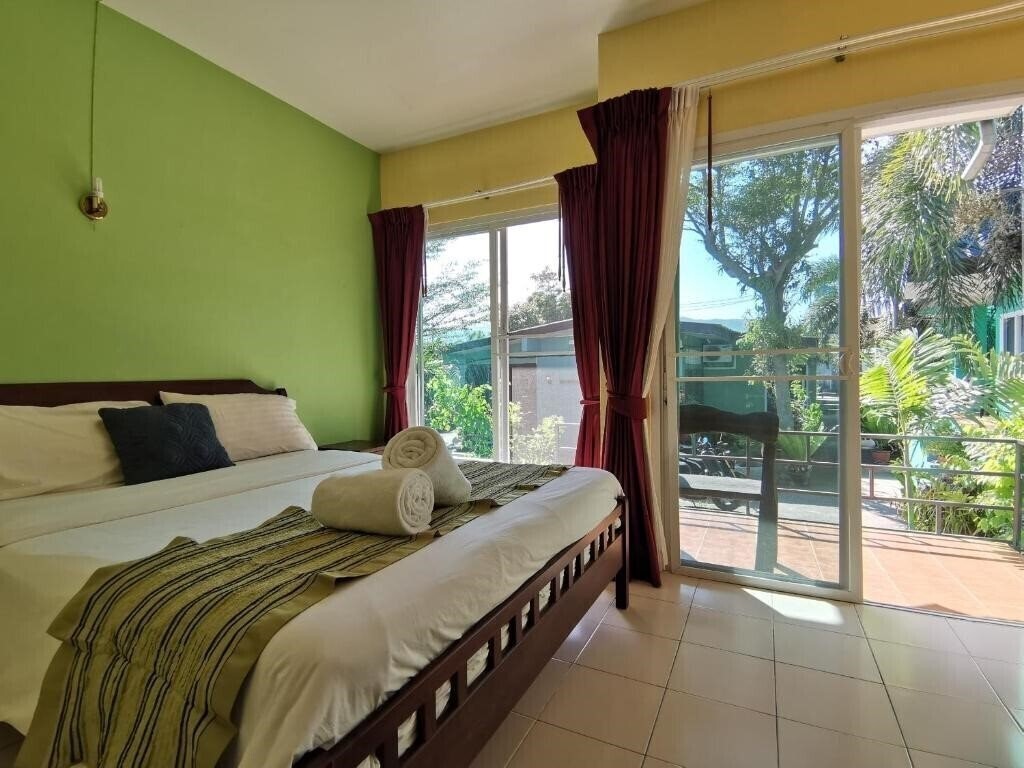 Hotel Serene Villa Phuket By Zuzu 2*
