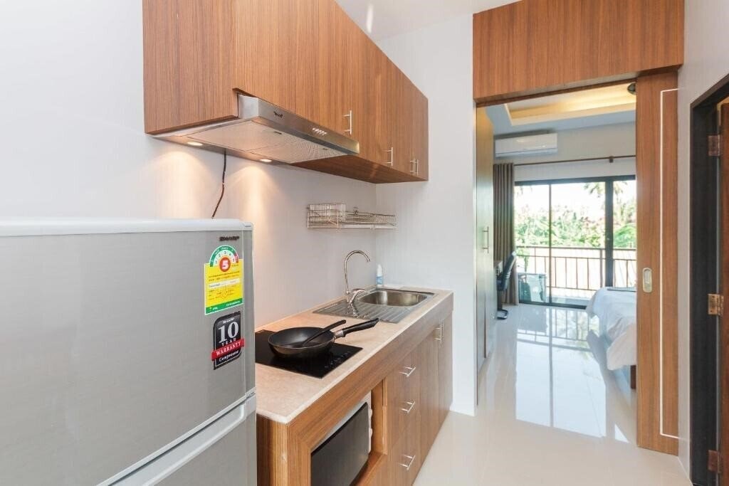 Imaginea Happy Eight Resort Phuket 3*