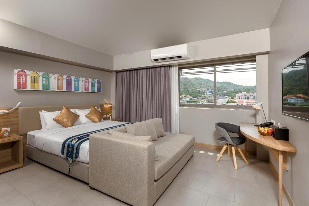 Hotel Journeyhub Phuket Patong 3*