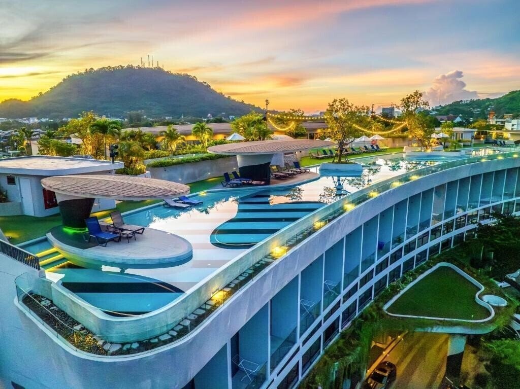 Hotel Homa Phuket Town 4*