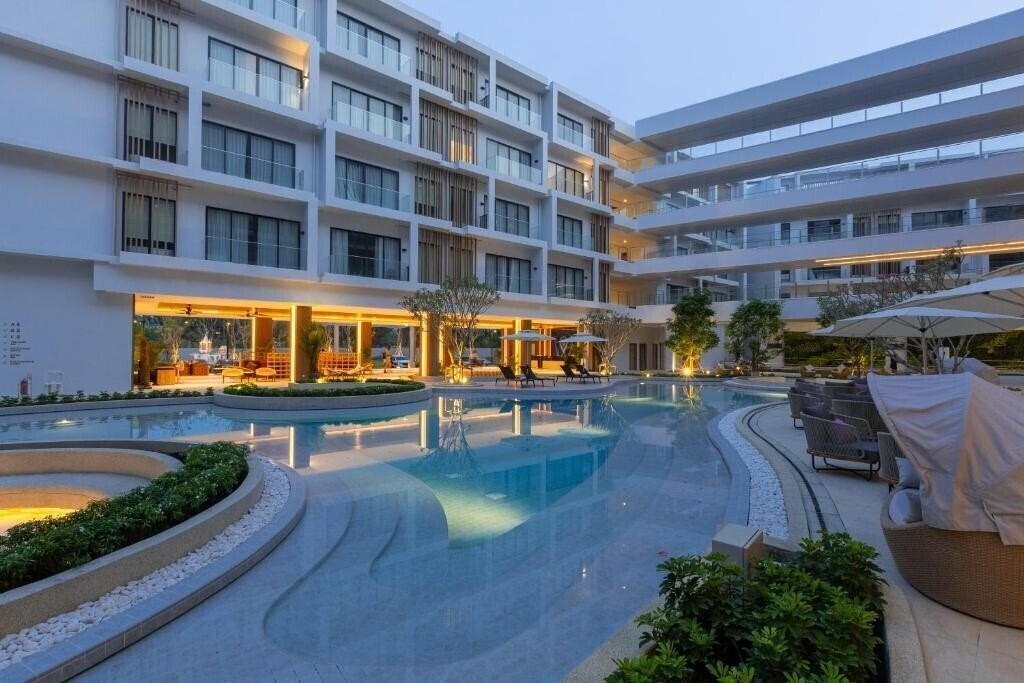 Imaginea Laya Resort Phuket Island (ex. Wanda Vista Resort) 5*
